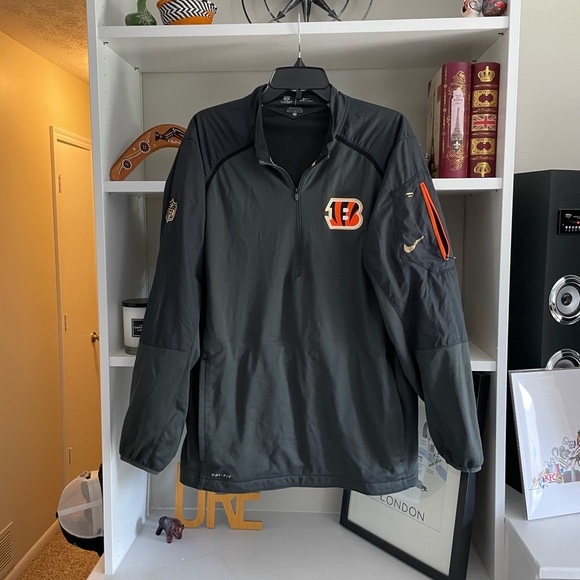 Nike Tops - Bengals pull over